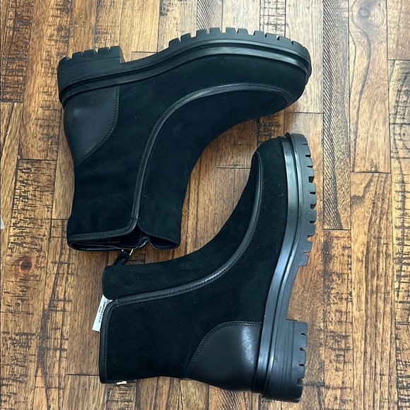 NWT Lauren Ralph Lauren Leather Black Colbie Ankle Boots   gold tone logo LRL 8 - Picture 12 of 16